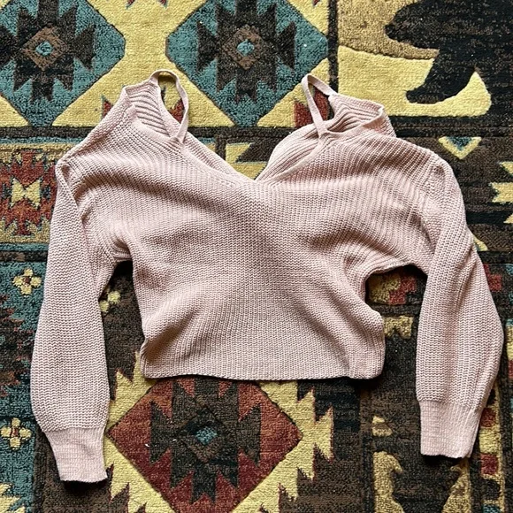 Soft pale pink front/back crop sweater - Picture 2 of 3